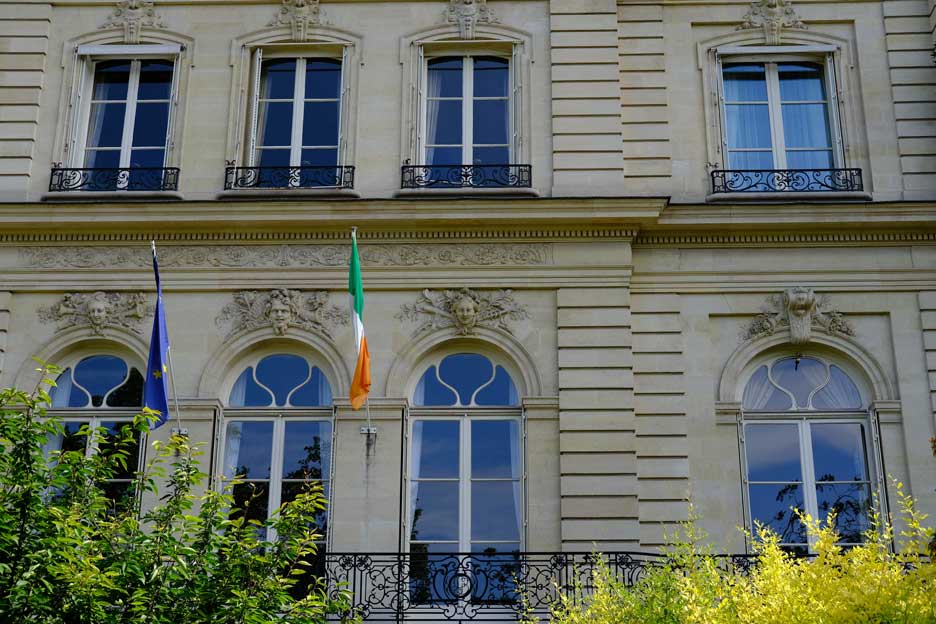 Irish citizenship application at Irish consulate or Irish embassy